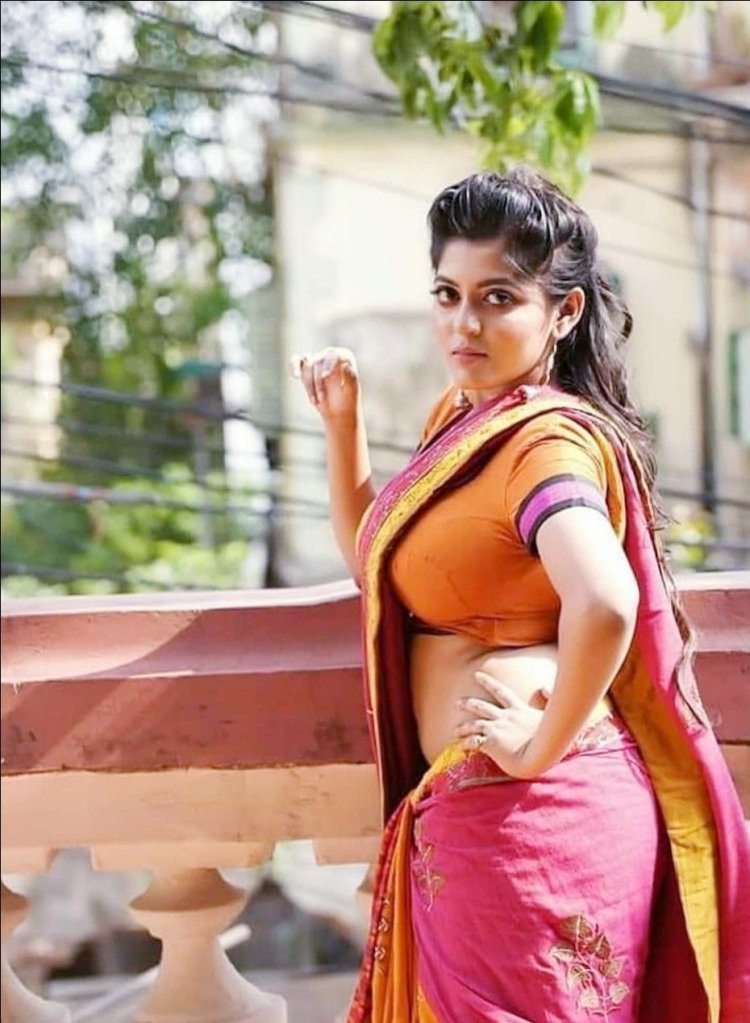 Fat women in Saree