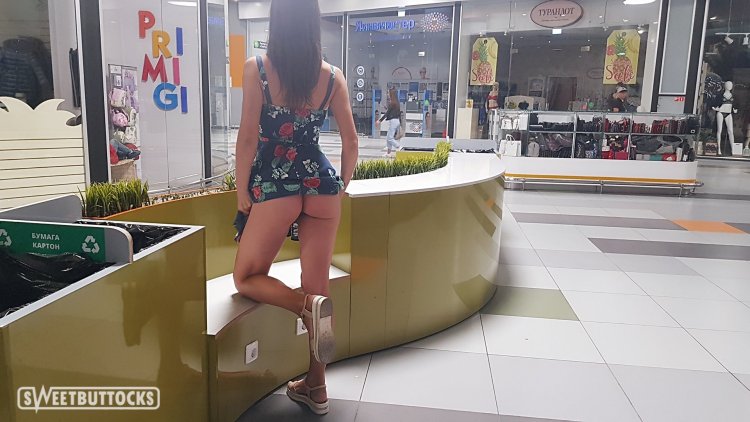 Anna Popova exhibitionist