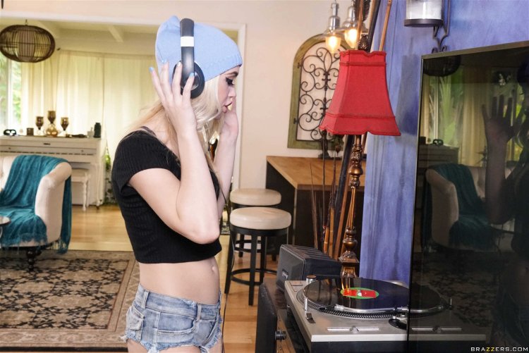 Anastasia Knight DADCRUSH