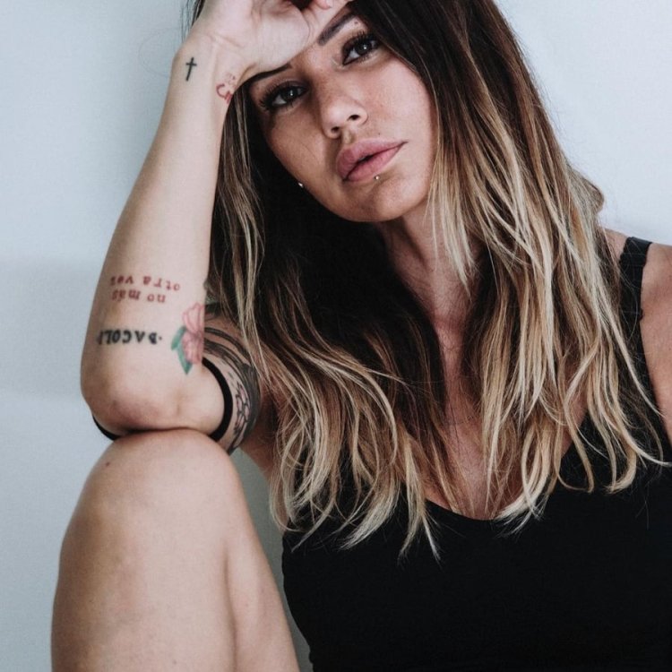 Deborah de Luca Hot Pics