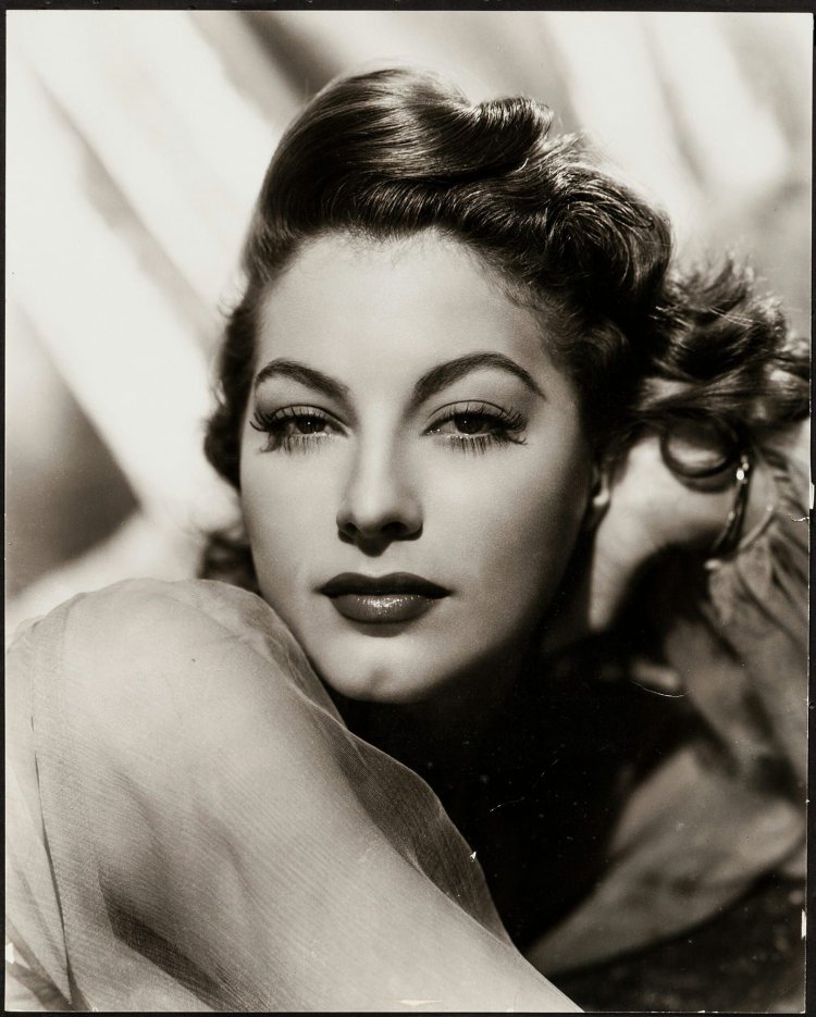 Angelina Jolie cheekbones full face