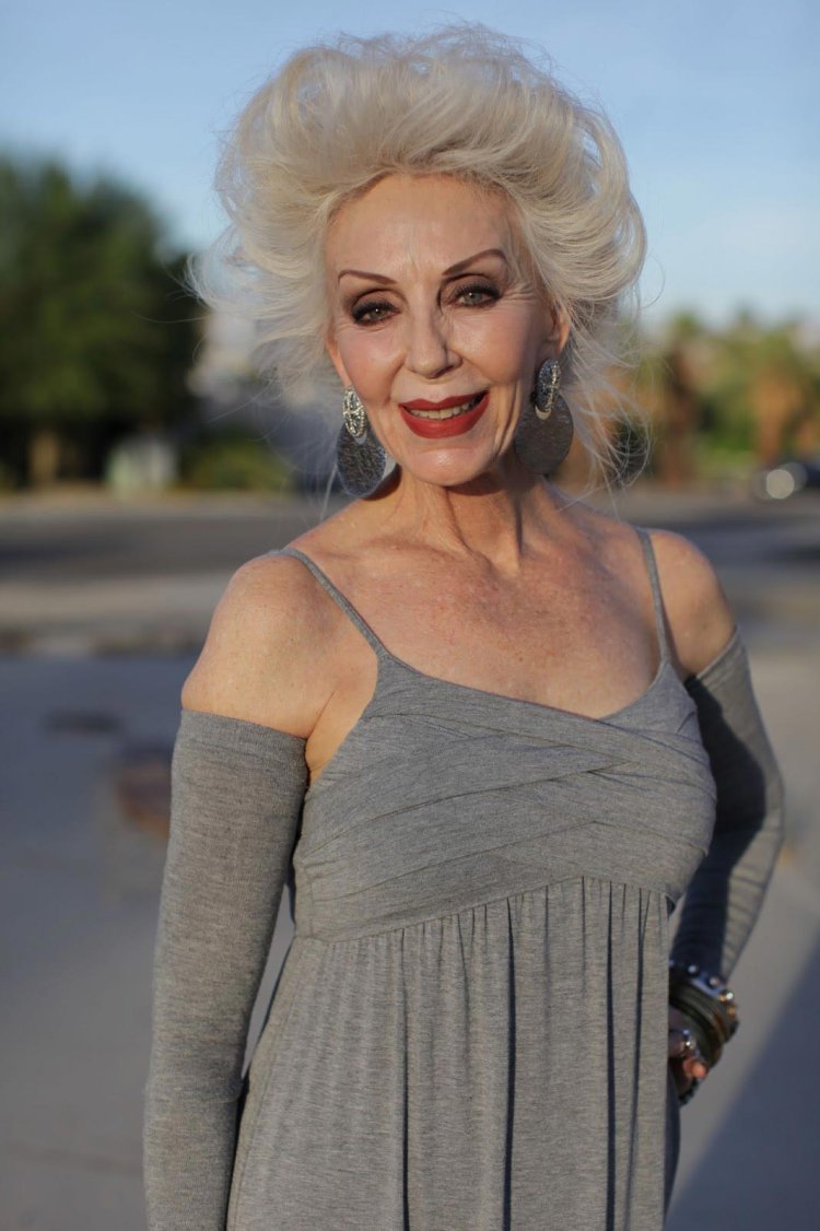 Mature Ladies Dressed but sexy 51 - 50 pics