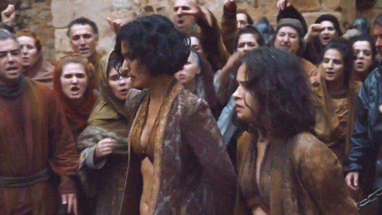 Tiena and Ellaria Sand in the royal dungeon