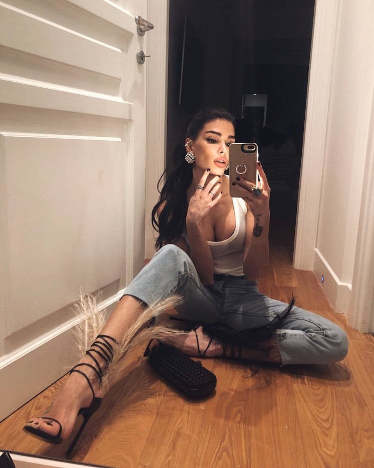 Jovana Djordjevic feet