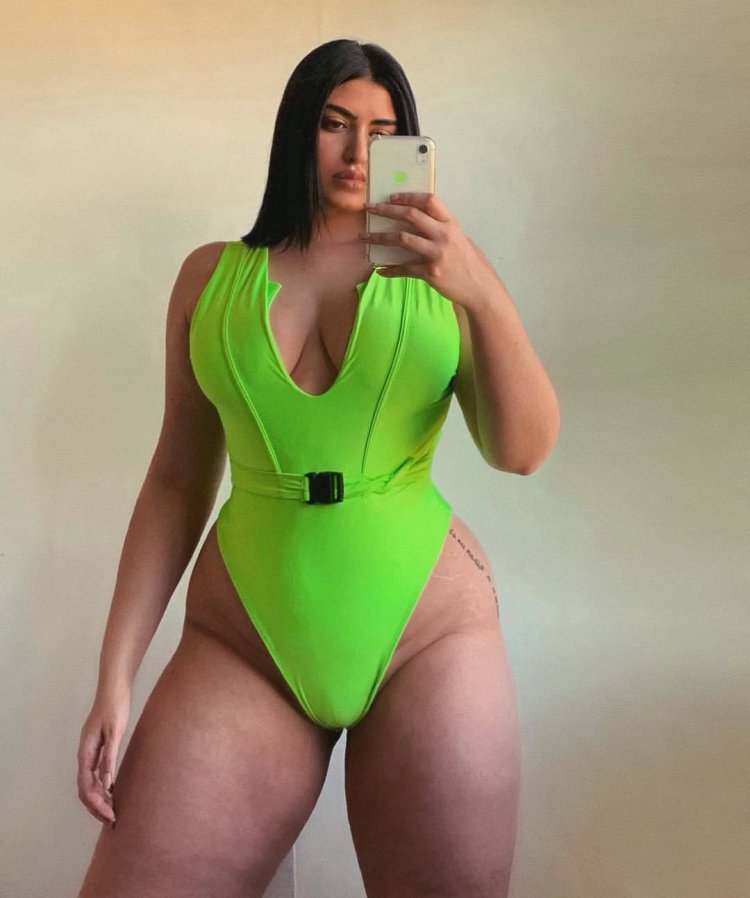 Plus-Size model Irena Drezi