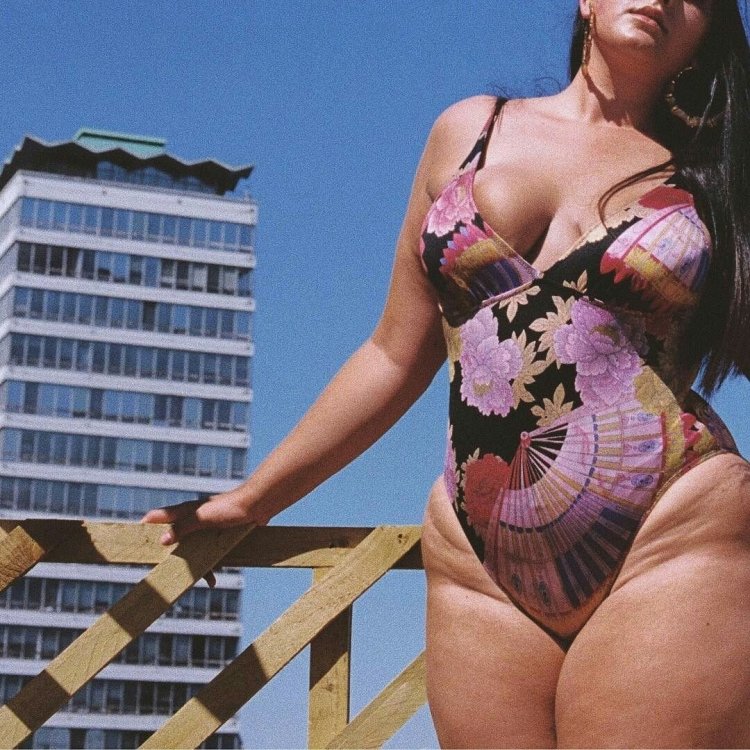 Irena Drezi in bikini