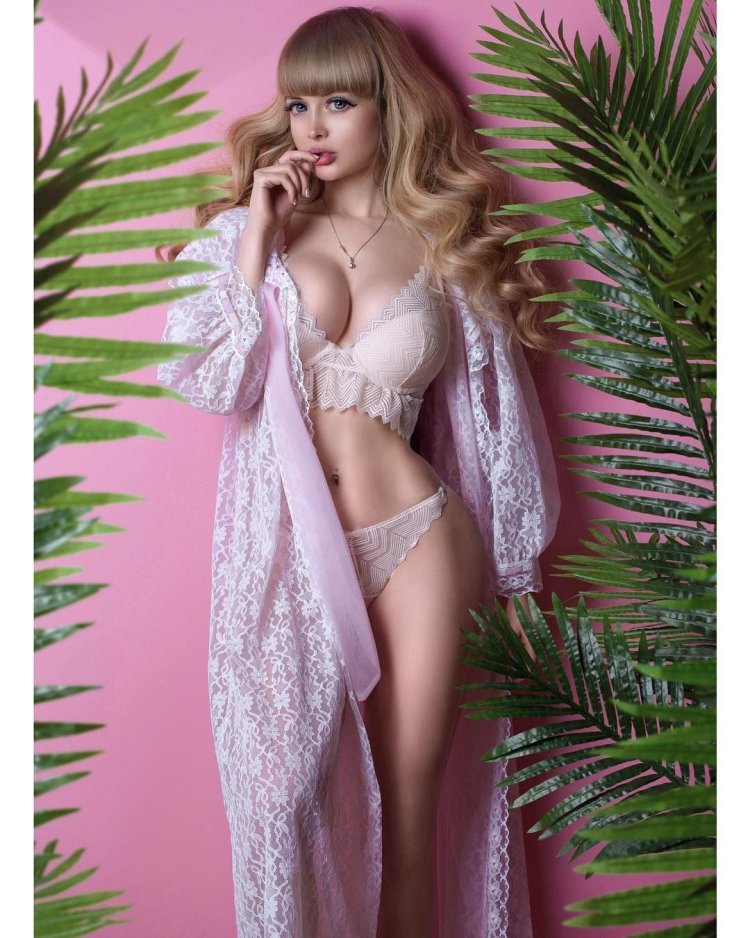 Barbie Girl Angelica Kenova