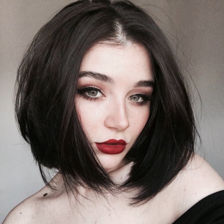 Michelle Alves black square