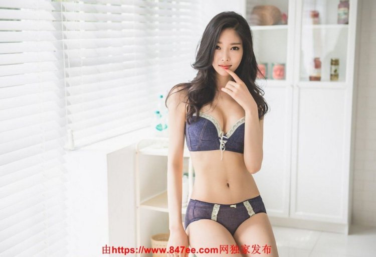 Jin tan in lingerie