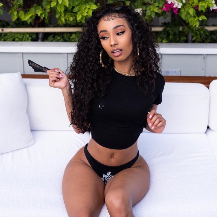 Ebanie Bridges onlyfans