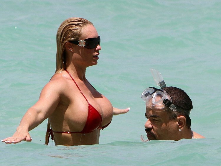 Nicole Austin and ice tee