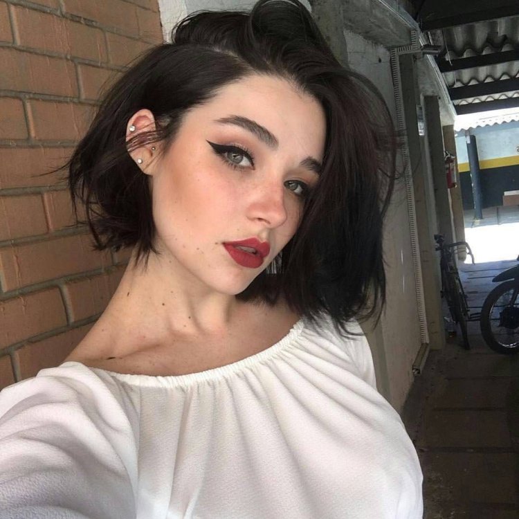 Mia Alves with short hair
