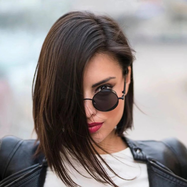 Haircuts for brunettes on medium hair