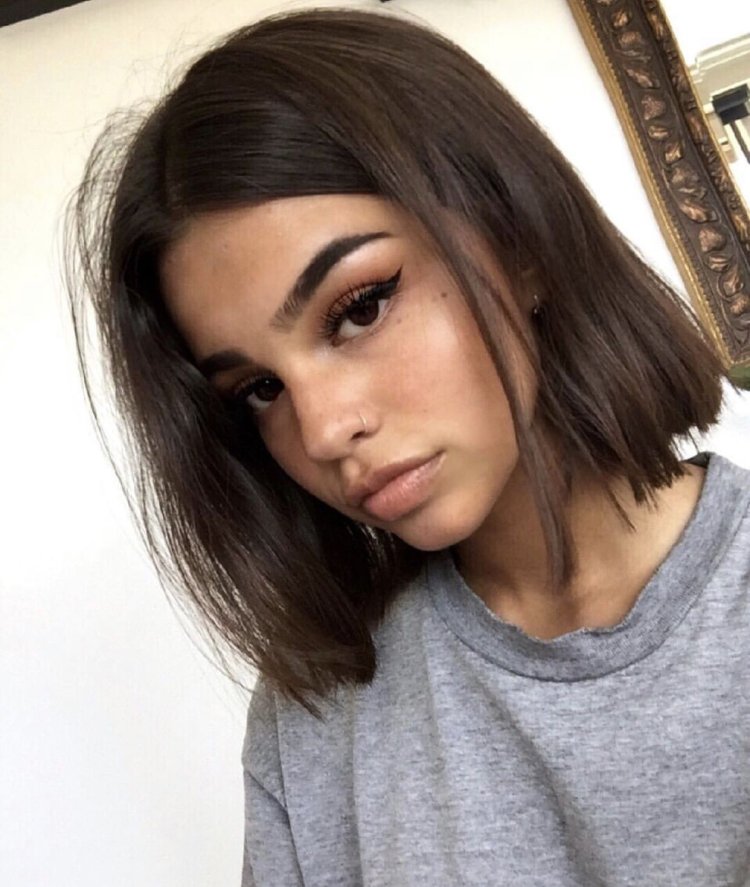 Straight bob for dark hair
