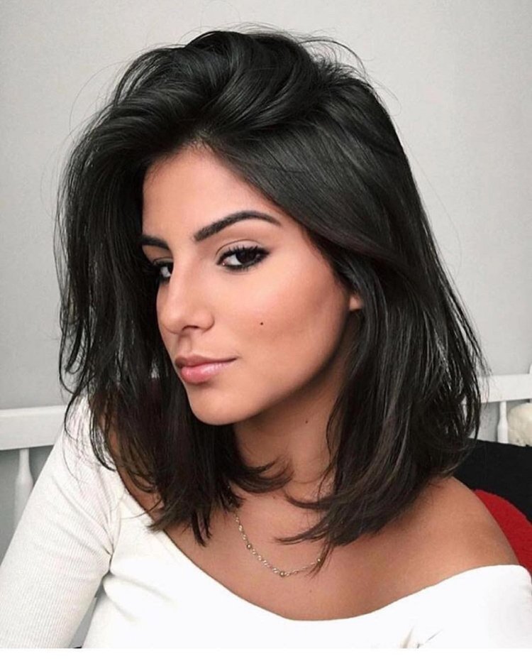 Hairstyles for brunettes on medium hair