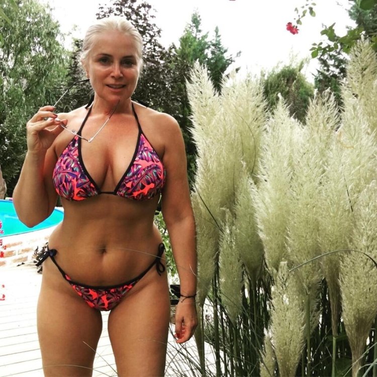 Suzanna Chaputova photo in a swimsuit