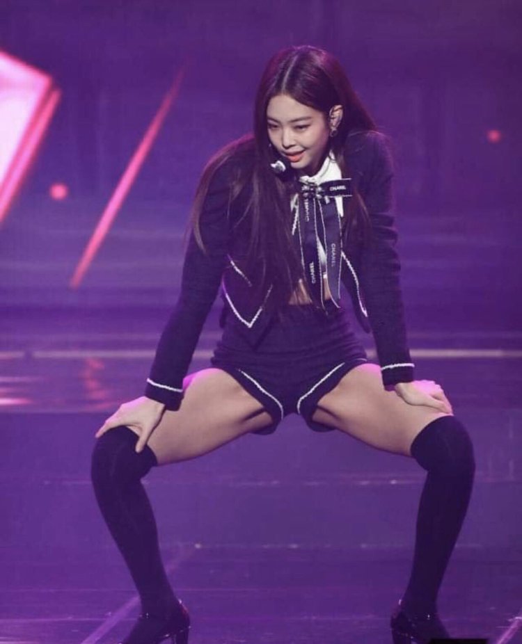 Hot Black Pink Jennie