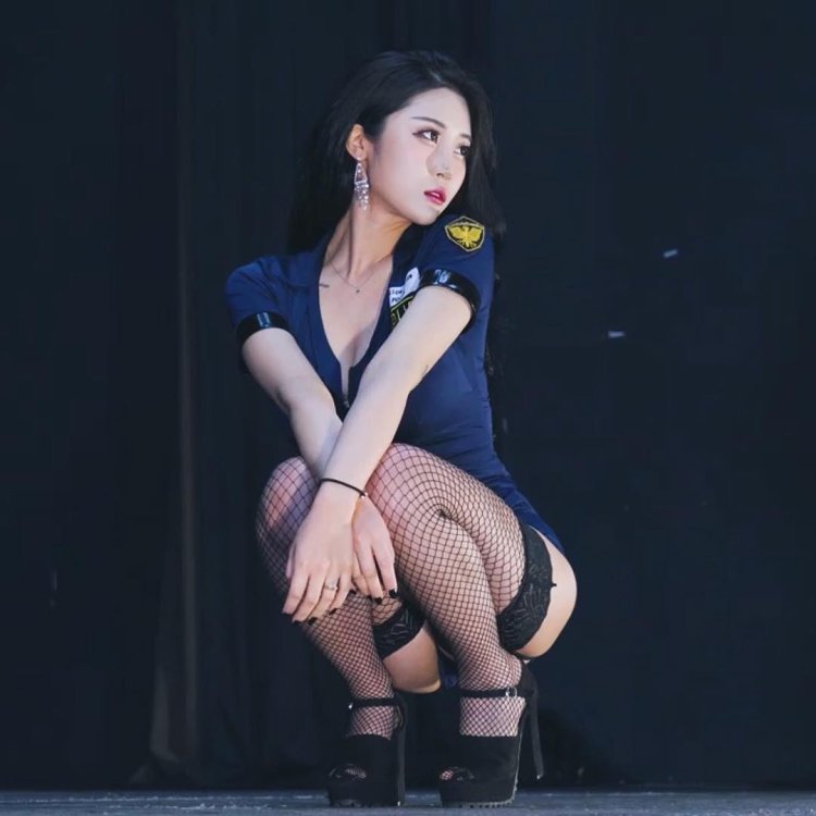 Korean Model Bomi Drain