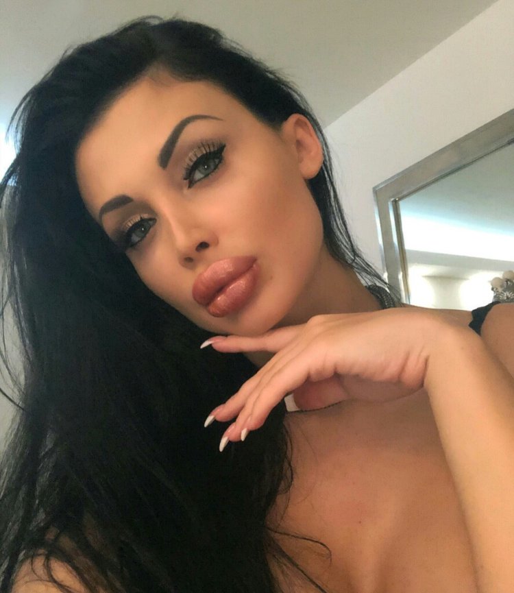 Aletta ocean makeup