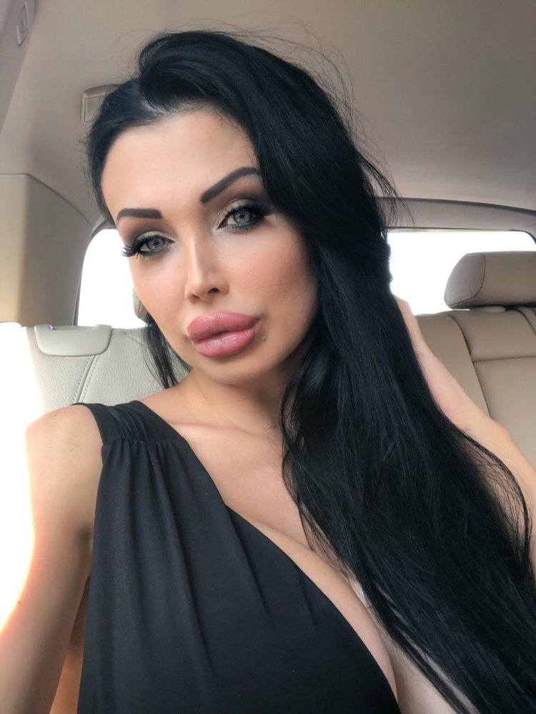 Aletta ocean latex red