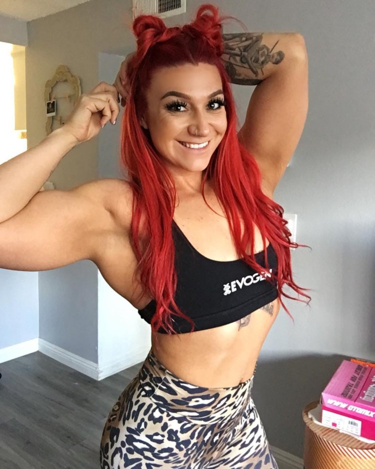 Chelsea Dion bodybuilding