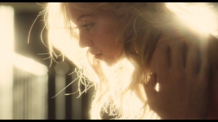 Sydney sweeney euphoria bed