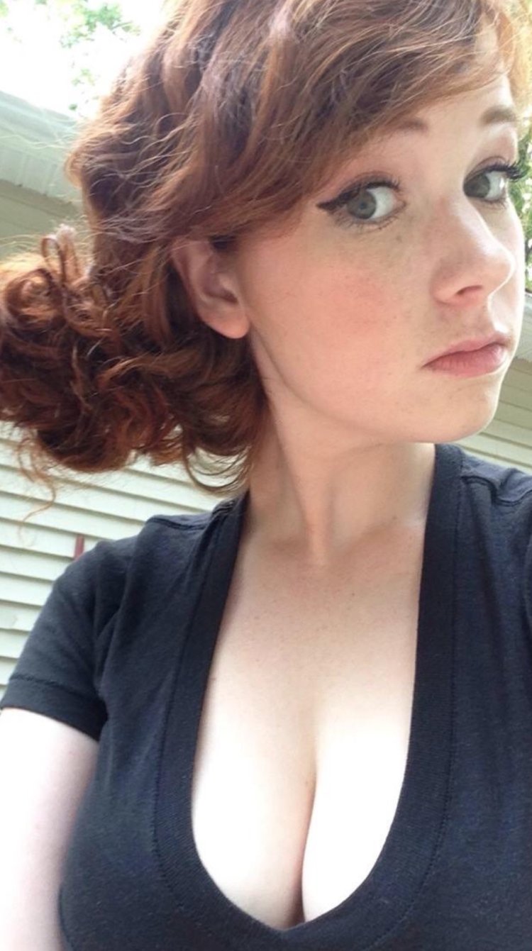 Beautiful canadian girl selfie