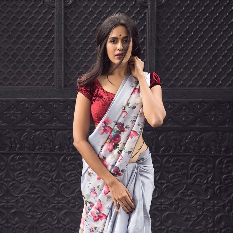 Indian girls in short dresses