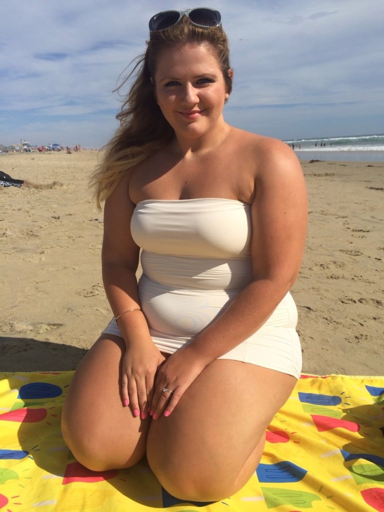 Curvy Asian women with wide hips