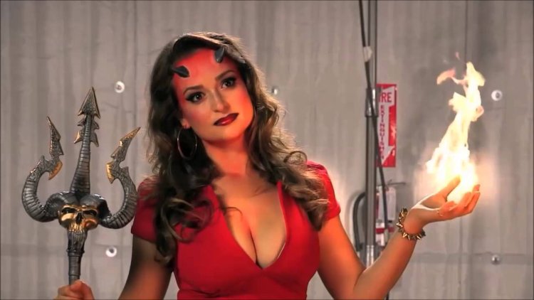 Milana Vayntrub Devil