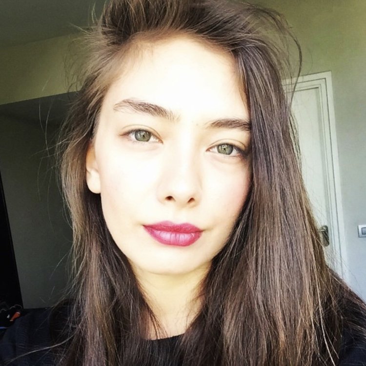 Neslihan Atagul selfie