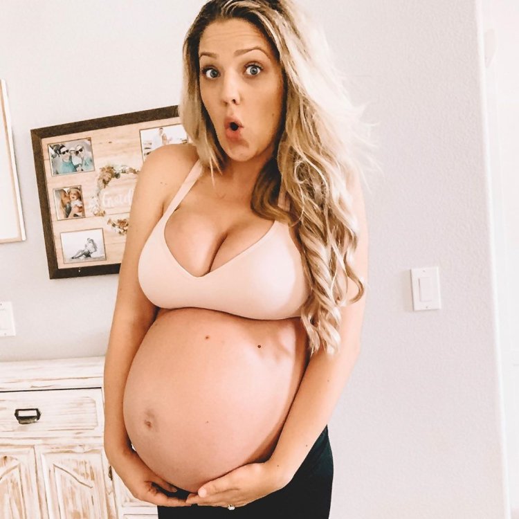 Bella Larsen pregnant