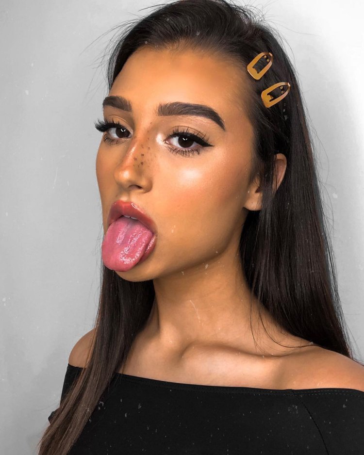 Tongue out teen Lips