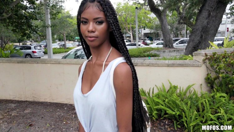 Bitchy girlfriend Nia