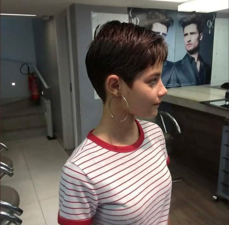 Short haircuts for girls 15 years old