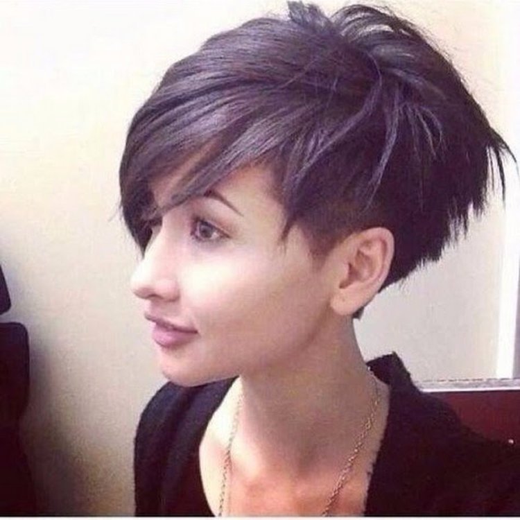 Pixie haircut with side bangs