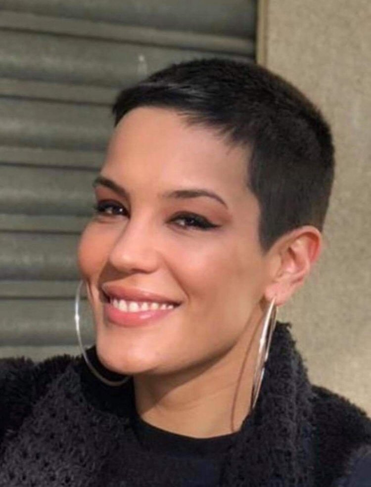 Short haircuts for women under the machine