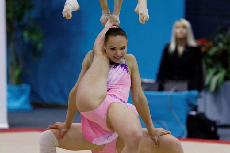 Maria Rusakova acrobatics