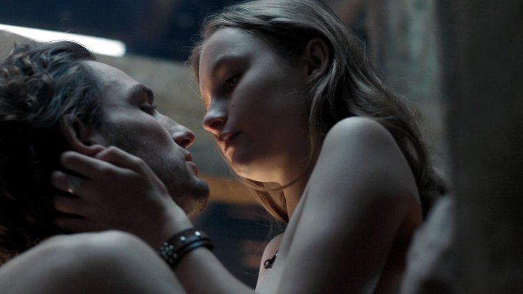 Olivia DEJONG as Priscilla