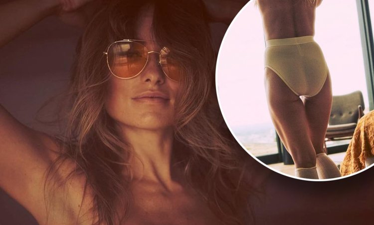 Olivia Wilde attended the awards in baring breasts