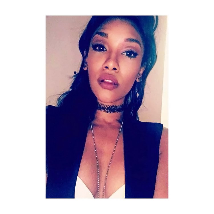 Candice patton plums