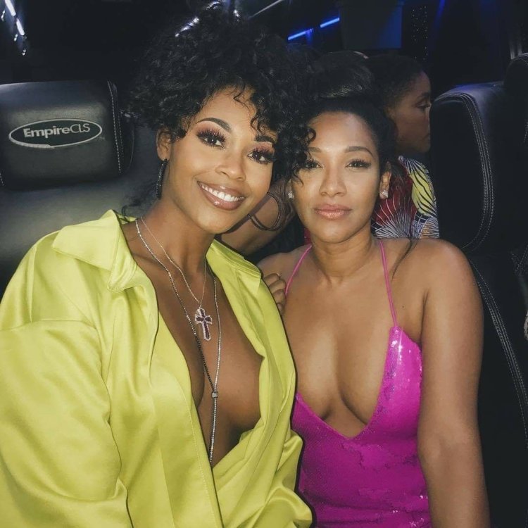 Candice patton big boobs