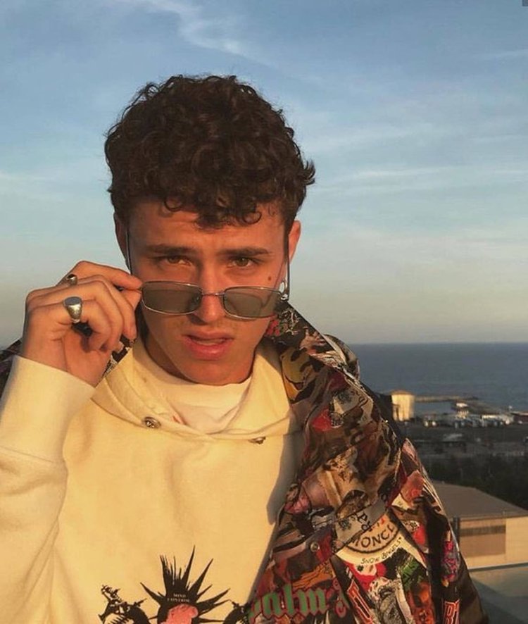 Elite actors Aron piper