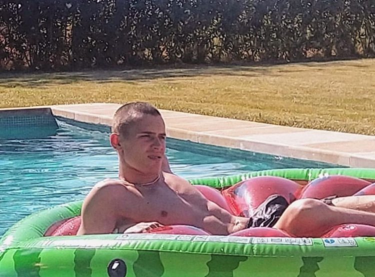 Aron piper in the pool