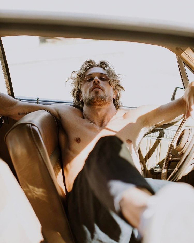 Chriscoteoff twitter