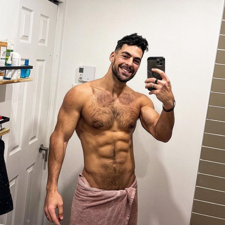 Ellie and Dina the last of us 2 bed scene 18