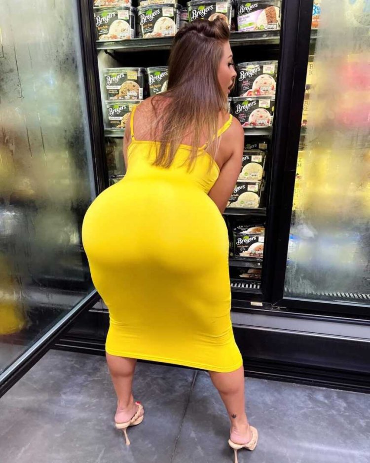 Francia James ass nude