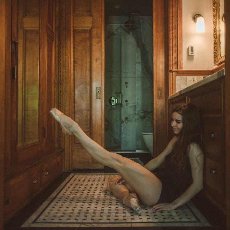 Violetta Komyshan xxx photo