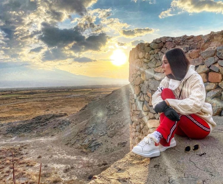 Nazeni Hovhannisyan foot