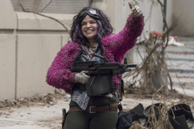Paola Lazaro The Walking Dead